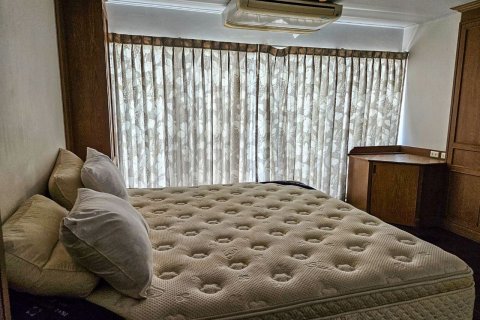 Condo in Watthana, Bangkok, Thailand, 3 bedrooms  № 135930 - photo 4