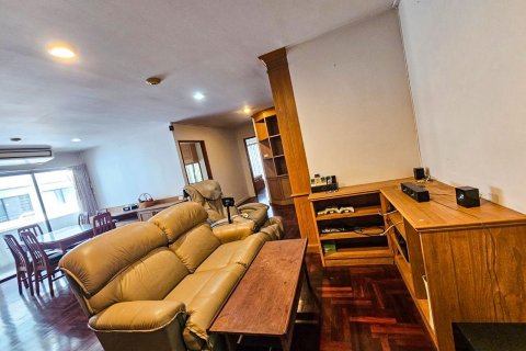 Condo in Watthana, Bangkok, Thailand, 3 bedrooms  № 135930 - photo 7