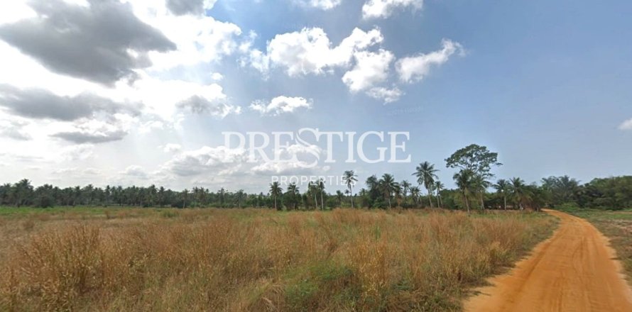 Land in Pattaya, Thailand 8812 sq.m. № 198216