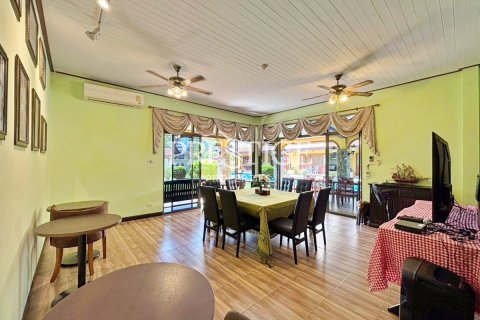 Propriété commerciale à Pattaya, Thaïlande 650 m2 № 198215 - photo 4