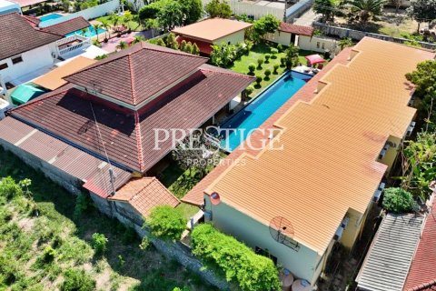Propriété commerciale à Pattaya, Thaïlande 650 m2 № 198215 - photo 28