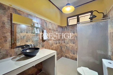 Propriété commerciale à Pattaya, Thaïlande 650 m2 № 198215 - photo 15