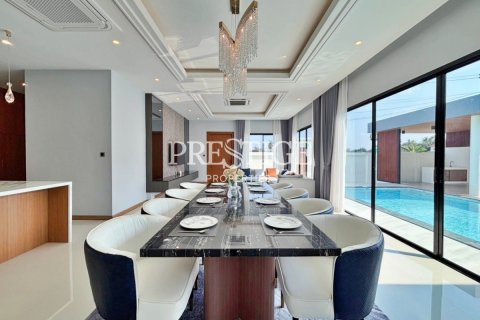 House in Pattaya, Thailand 3 bedrooms № 198220 - photo 6