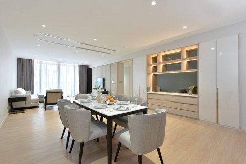 Apartment in Bangkok, Thailand 3 bedrooms № 181189 - photo 1