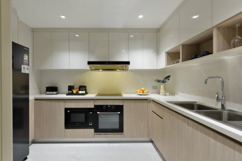 Apartment in Bangkok, Thailand 3 bedrooms № 181189 - photo 3