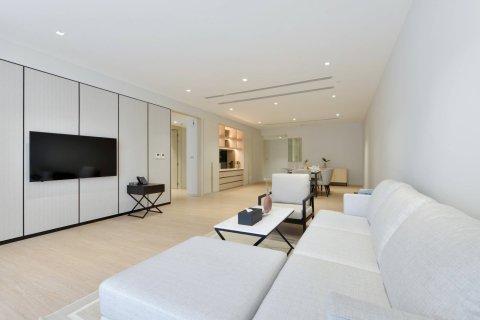 Apartment in Bangkok, Thailand 3 bedrooms № 181189 - photo 2
