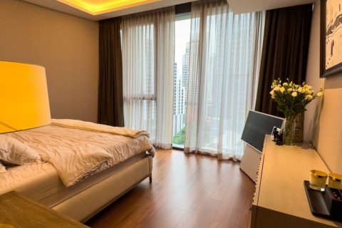 Condo in Bangkok, Thailand, 4 bedrooms  № 181186 - photo 12