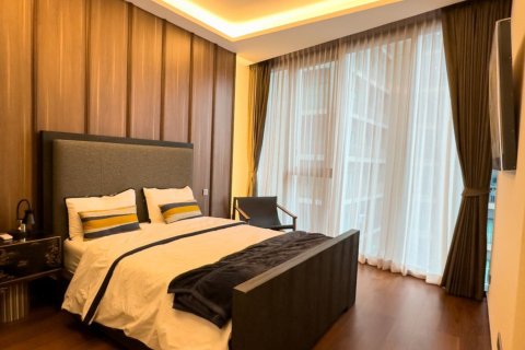 Condo in Bangkok, Thailand, 4 bedrooms  № 181186 - photo 17