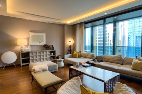 Condo in Bangkok, Thailand, 4 bedrooms  № 181186 - photo 3