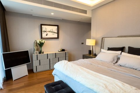 Condo in Bangkok, Thailand, 4 bedrooms  № 181186 - photo 14