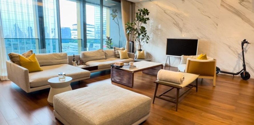Condo in Bangkok, Thailand, 4 bedrooms  № 181186