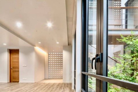 Office in Bangkok, Thailand 750 sq.m. № 181185 - photo 24