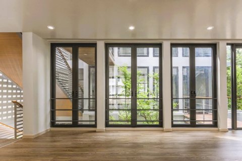 Office in Bangkok, Thailand 750 sq.m. № 181185 - photo 1