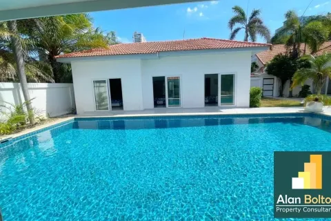 Casa de 7 dormitorios en Pattaya, Tailandia № 211081 - foto 12