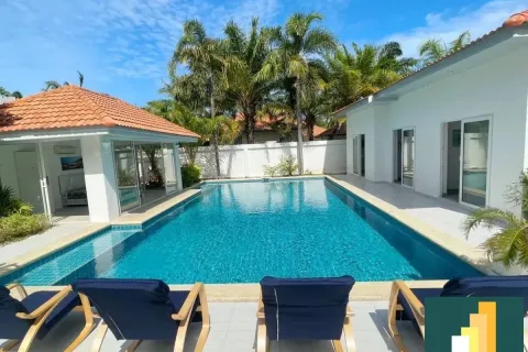 House in Pattaya, Thailand 7 bedrooms № 211081