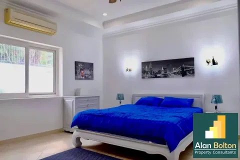Casa de 7 dormitorios en Pattaya, Tailandia № 211081 - foto 6