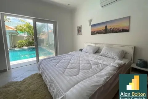 Casa de 7 dormitorios en Pattaya, Tailandia № 211081 - foto 9