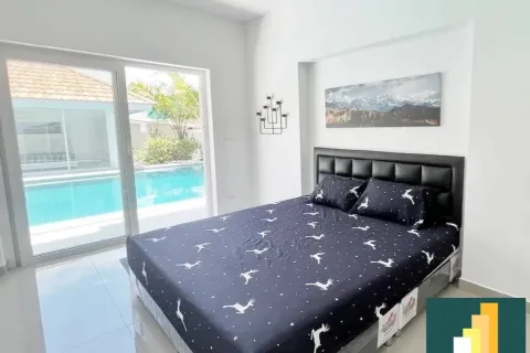 Casa de 7 dormitorios en Pattaya, Tailandia № 211081 - foto 10