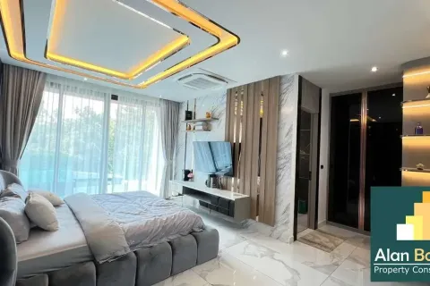 Casa de 5 dormitorios en Pattaya, Tailandia № 211080 - foto 15