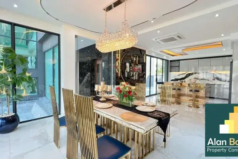 Casa de 5 dormitorios en Pattaya, Tailandia № 211080 - foto 9