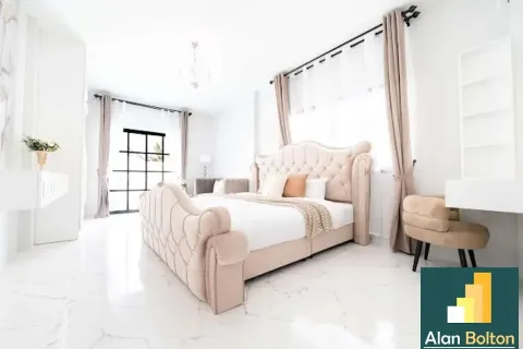 Casa de 4 dormitorios en Pattaya, Tailandia № 211083 - foto 9