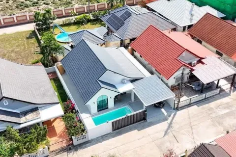 Casa de 4 dormitorios en Pattaya, Tailandia № 211083 - foto 25