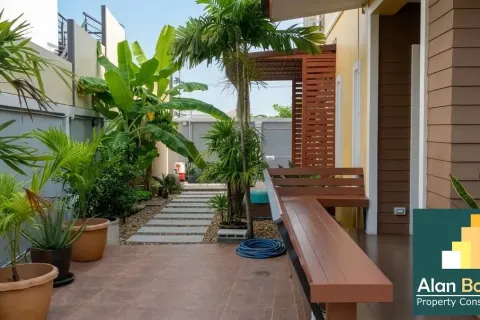 Casa de 4 dormitorios en Pattaya, Tailandia № 211078 - foto 6