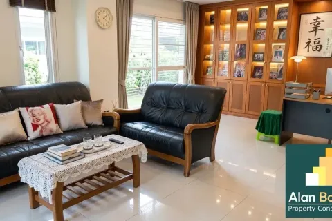 Casa de 4 dormitorios en Pattaya, Tailandia № 211078 - foto 11