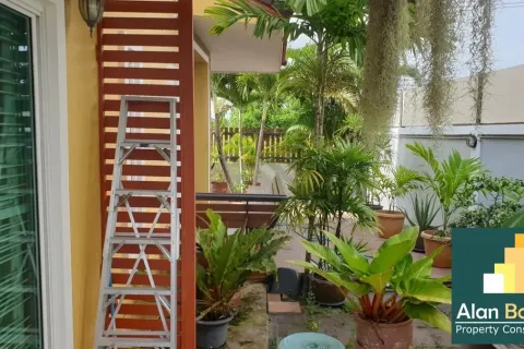 Casa de 4 dormitorios en Pattaya, Tailandia № 211078 - foto 10