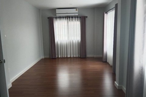 House in Saphan Sung, Bangkok, Thailand 3 bedrooms № 152727 - photo 2