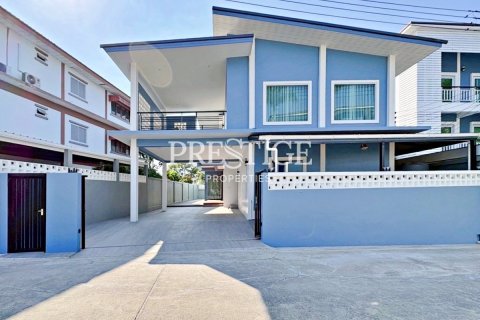 Maison à Pattaya, Thaïlande 6 chambres № 197779