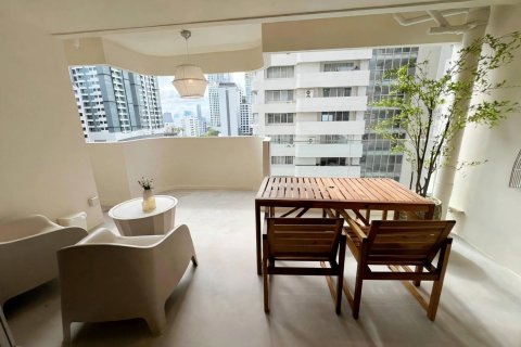 Condo in Bangkok, Thailand, 4 bedrooms № 233608 - photo 4