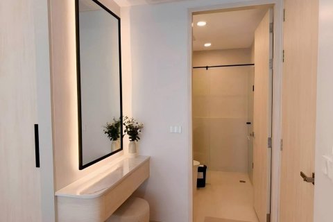 Condo in Bangkok, Thailand, 3 bedrooms № 233610 - photo 13