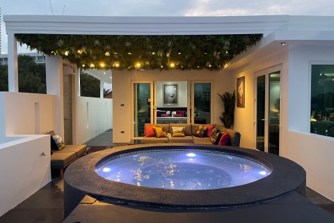 Villa à Pattaya, Thaïlande 8 chambres № 137353 - photo 2