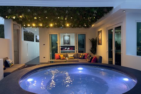 Villa à Pattaya, Thaïlande 8 chambres № 137353 - photo 18