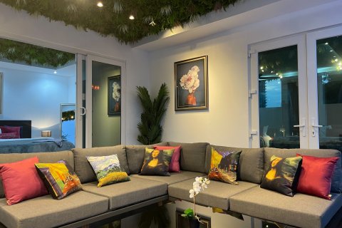 Villa à Pattaya, Thaïlande 8 chambres № 137353 - photo 16