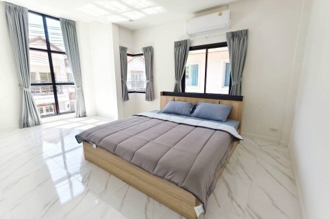 House in Phuket, Thailand 3 bedrooms № 157007 - photo 15