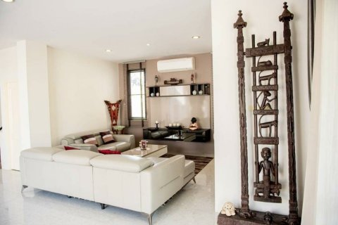 Villa in Chiang Mai, Thailand 5 bedrooms № 160012 - photo 6