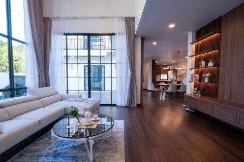 Villa in Chiang Mai, Thailand 4 bedrooms № 160009 - photo 7