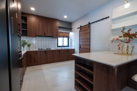 Villa in Chiang Mai, Thailand 4 bedrooms № 160009 - photo 9