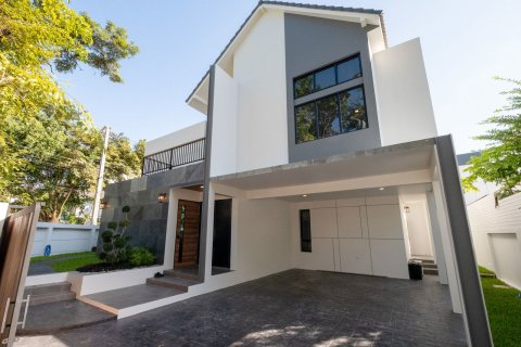 Villa in Chiang Mai, Thailand 4 bedrooms № 160009 - photo 2