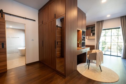 Villa in Chiang Mai, Thailand 4 bedrooms № 160009 - photo 14