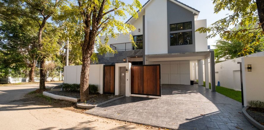 Villa in Chiang Mai, Thailand 4 bedrooms № 160009