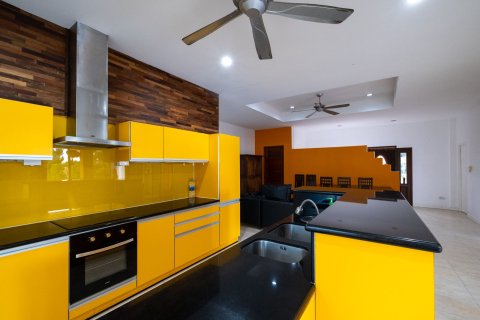 Villa in Chiang Mai, Thailand 4 bedrooms № 160015 - photo 7