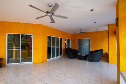 Villa in Chiang Mai, Thailand 4 bedrooms № 160015 - photo 3
