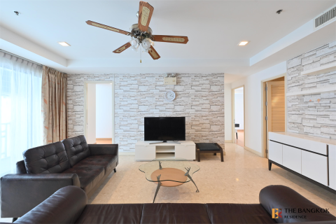 Condo in Bangkok, Thailand, 3 bedrooms № 184237 - photo 4