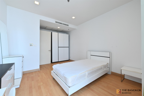 Condo in Bangkok, Thailand, 3 bedrooms № 184237 - photo 6