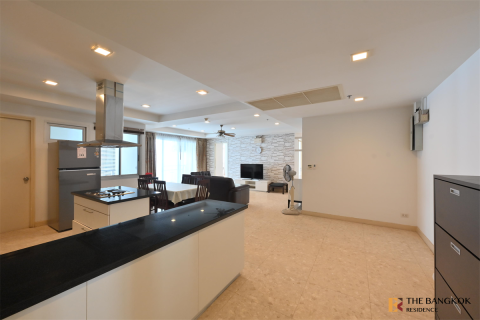 Condo in Bangkok, Thailand, 3 bedrooms № 184237 - photo 5
