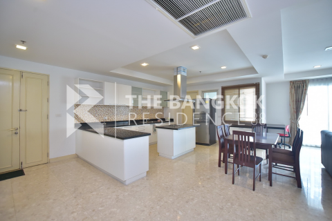 Condo in Bangkok, Thailand, 3 bedrooms № 184237 - photo 8