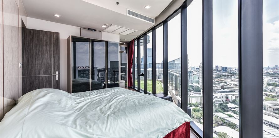 Condo in Bangkok, Thailand, 2 bedrooms  № 184240